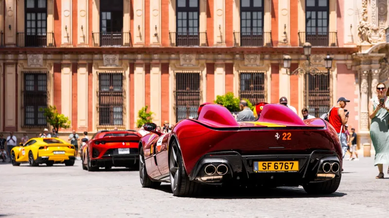 Ferraris, motos custom y hasta caravanas: los premios más locos que han salido en sorteos españoles